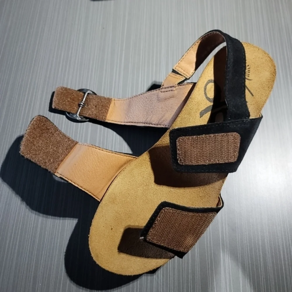OTBT Peasant Women's 7.5 Black Suede & Painted Cork Wedge‎ Sandals NWOT